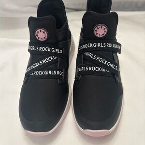 BCBG Girls Gaia “Girls Rock” Sneakers Size 5M – Black/Pink